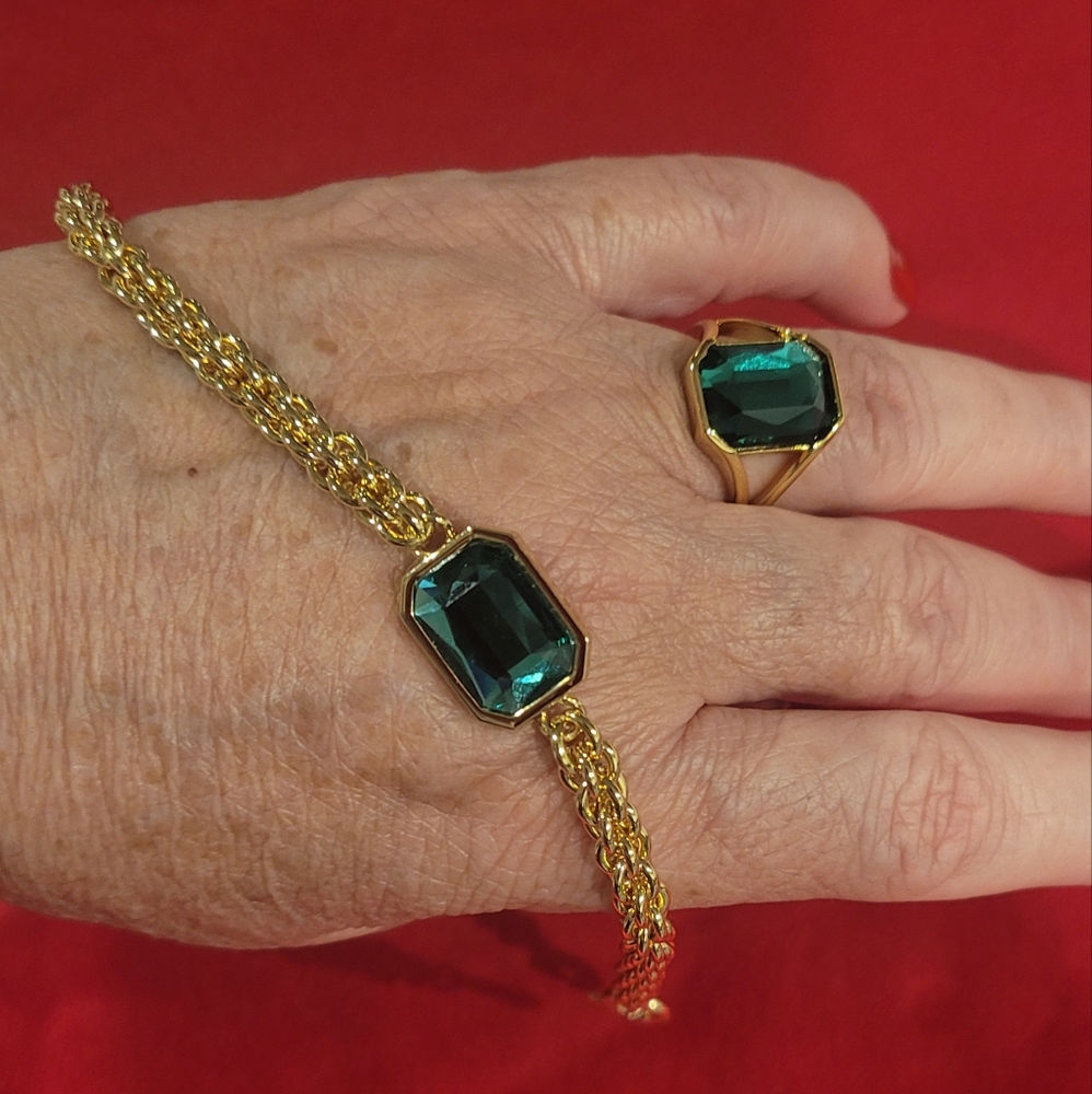 Short&Sweet matching Bracelet & Ring Emerald Square Stones in Yellow gold, New